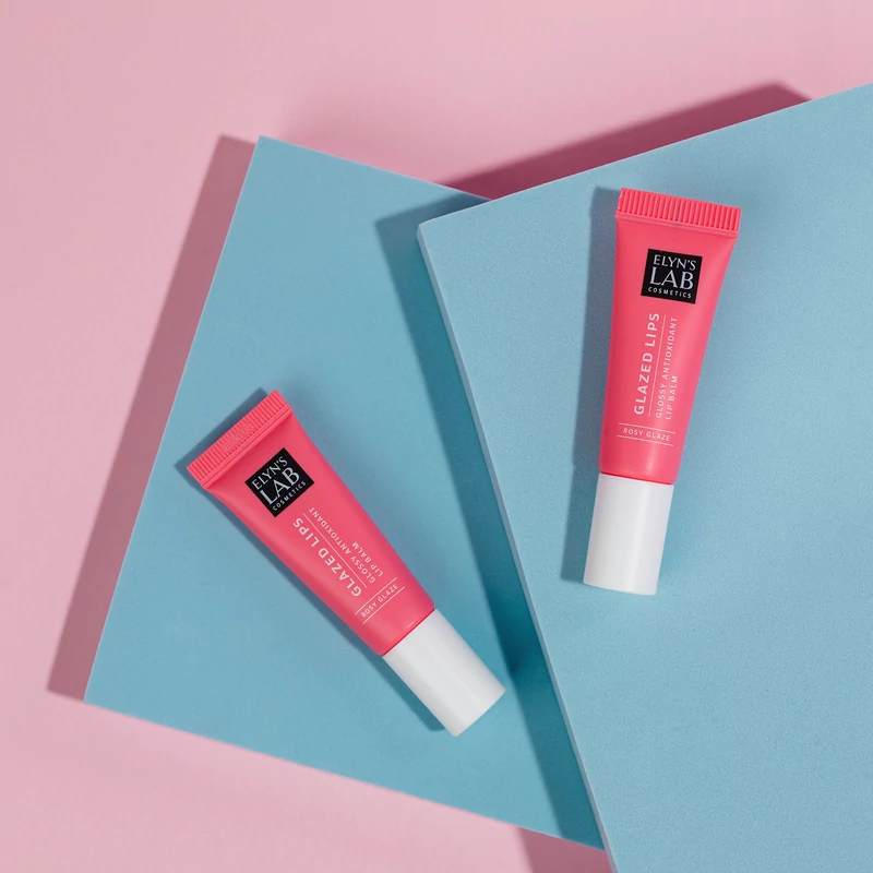 Glazed Lips Rosy tükörfényű színezett ajakápoló E-vitaminnal és hialuronsavval